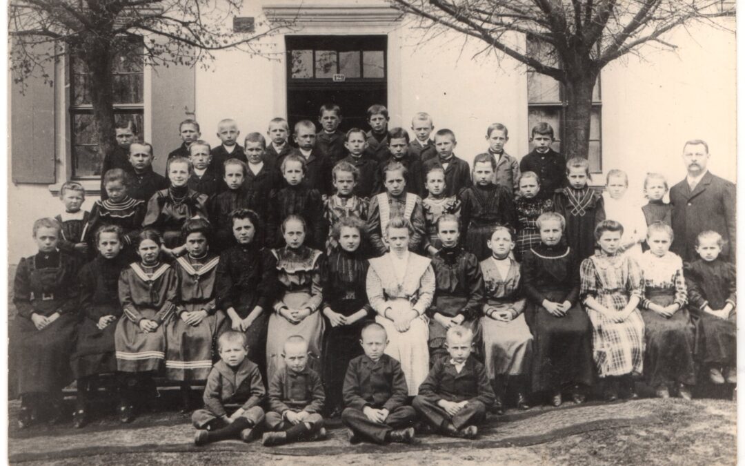 ca 1910 - Küsterschule Wittbrietzen - eventuell Lehrer Ebel