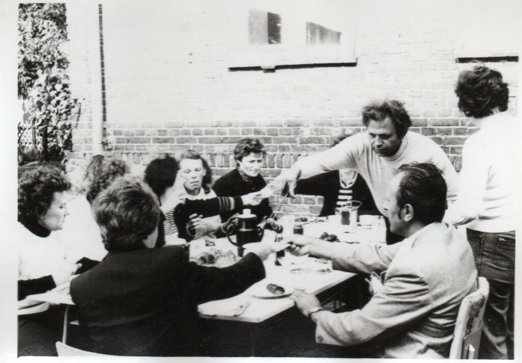 Lehrertag 1982 auf dem Schulhof