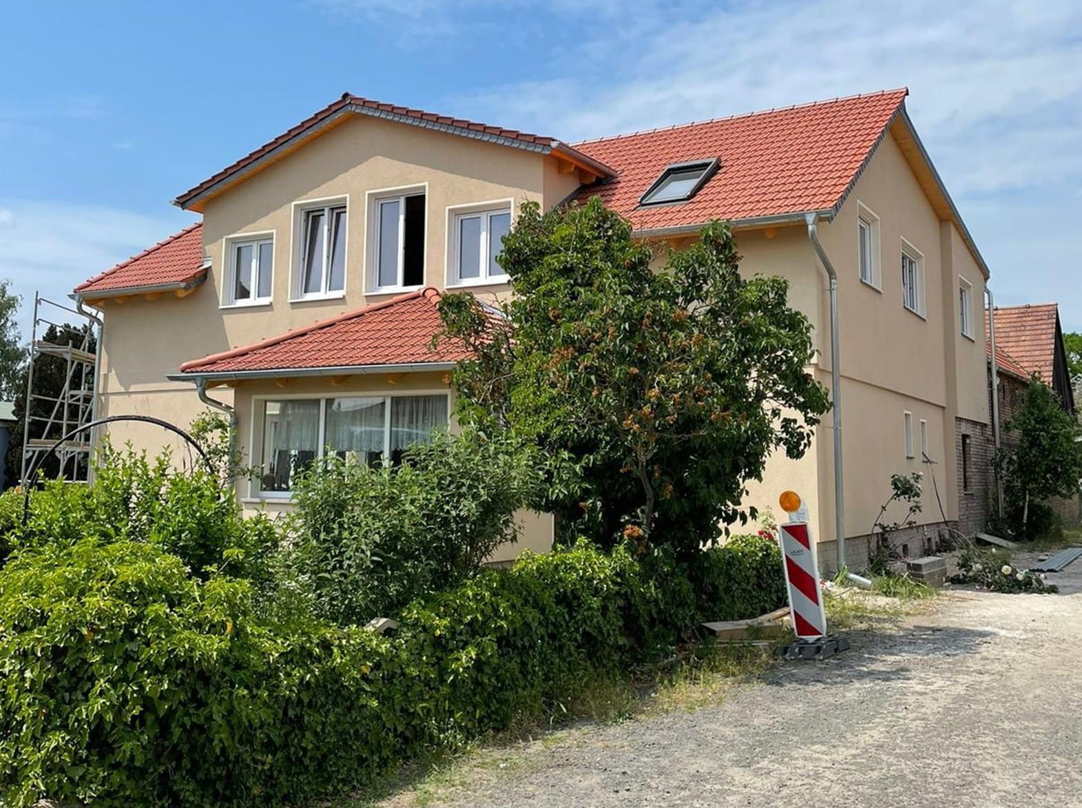 Das Wohnhaus seit 2021 Das Wohnhaus seit 2021